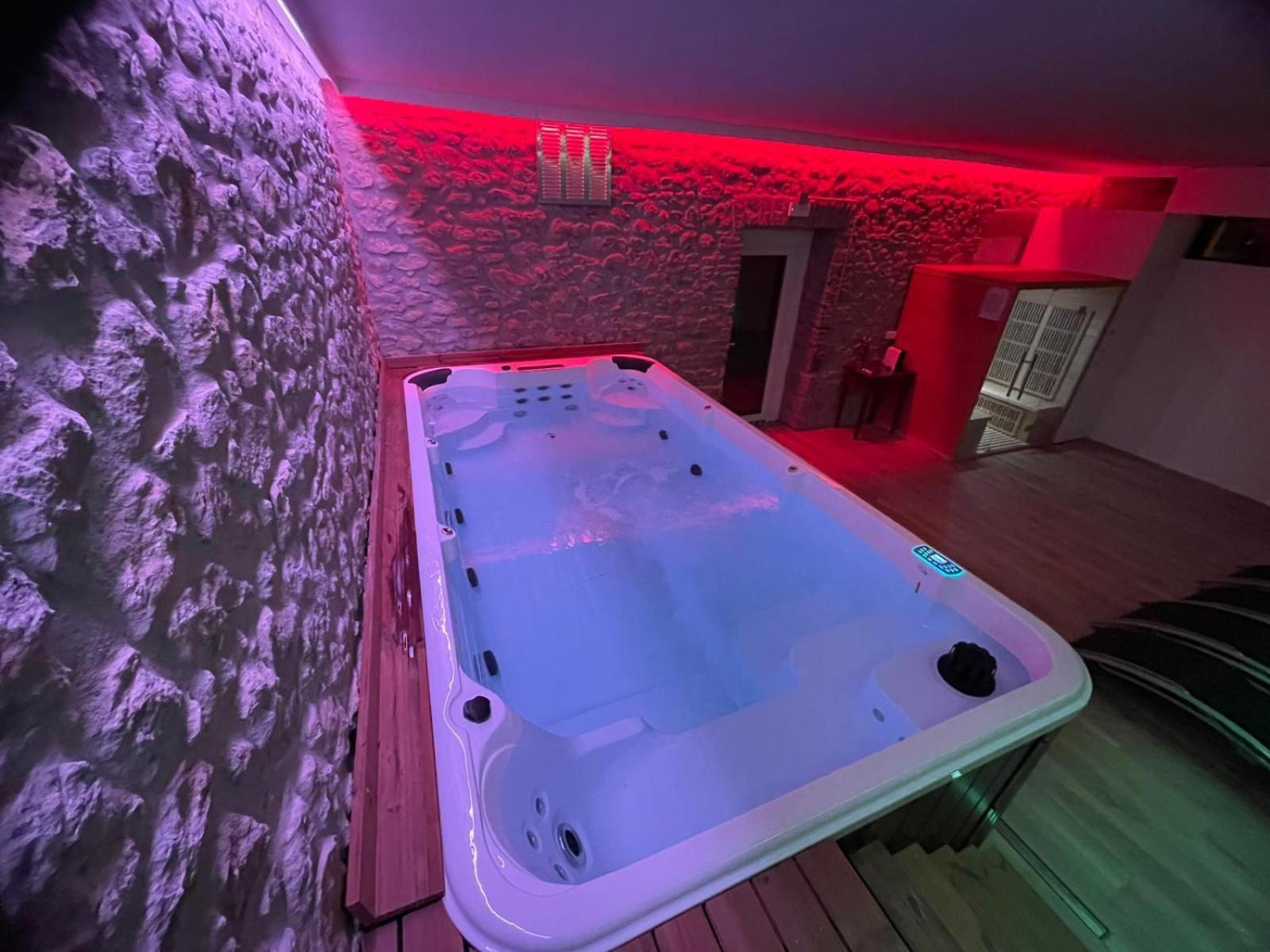 Novecento Luxury&Spa Residence 4 Stelle Montese المظهر الخارجي الصورة